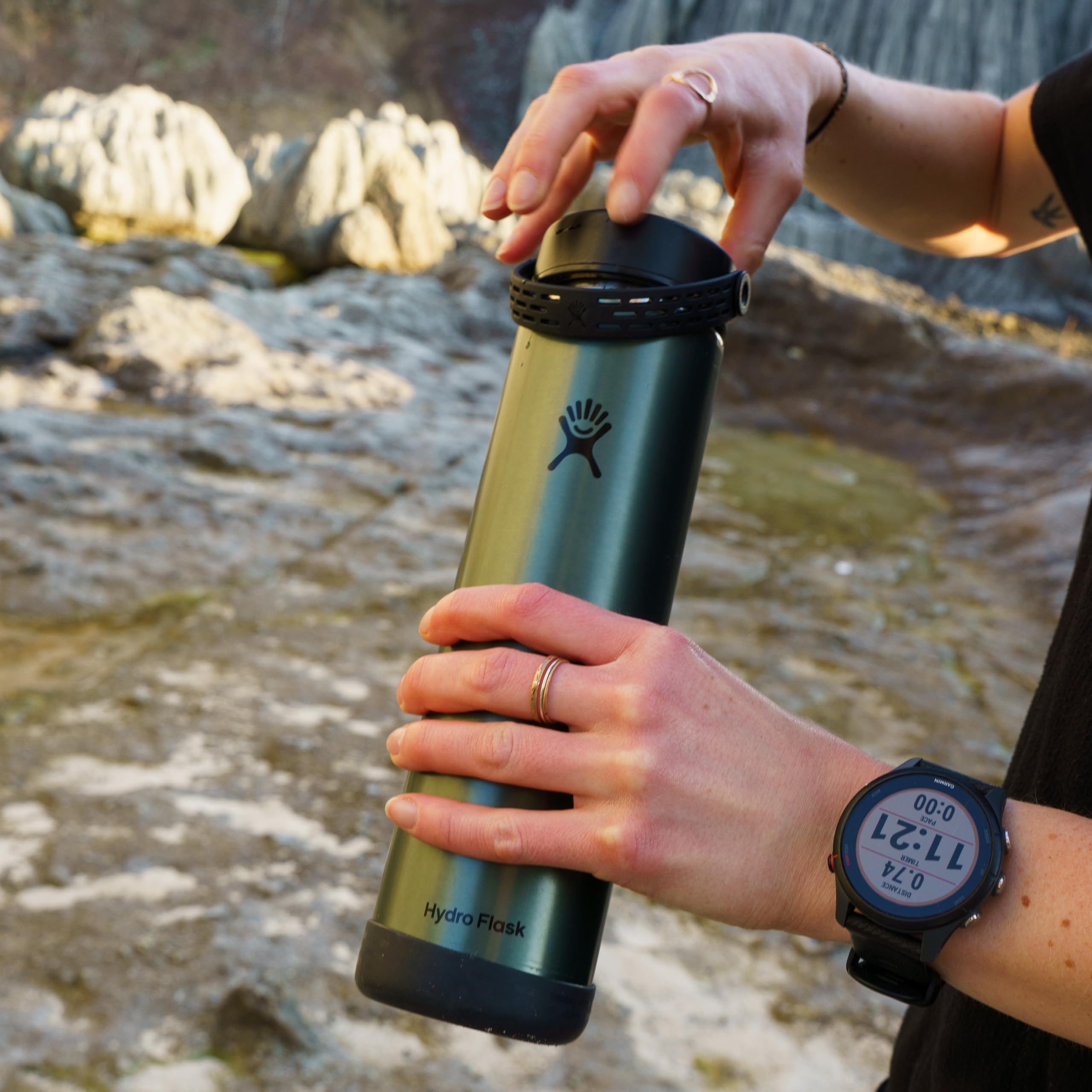 hydro-flask-trail-series-trinkflasche-710-ml-serpentine-wide image 3